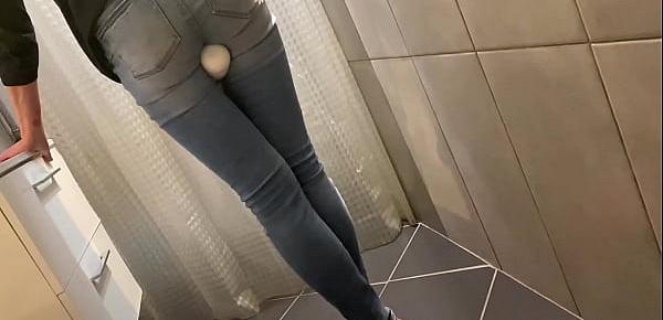  Desperate Pee in my Jeans next he Pee on Me and on end give him BlowJob with Cum on me